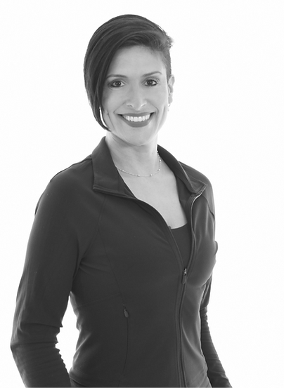 Claudia Headshot_edited_edited.png