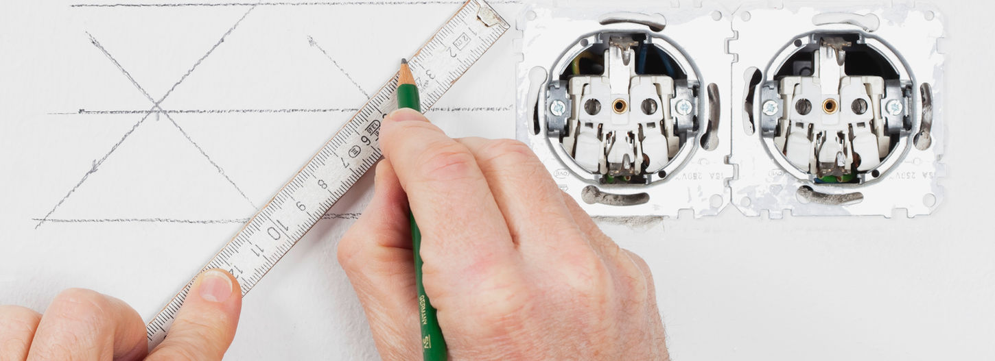 Elektriker bei der Arbeit