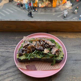 De gezondste en lekkerste variaties van Avacado-toast komen worden gecreëerd in Vietnam