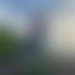 Even een stop bij het graf van James Bond tijdens de Kallur Lighthouse hike