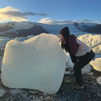 Tussen de ijsblokken bij gledsjer Jökulsárlón in IJsland