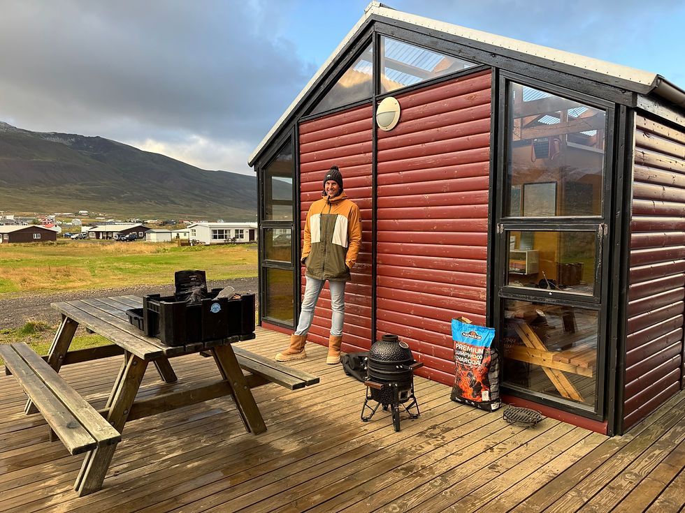 De eerste avond in IJsland staken we onze kamado aan op de camping in Borgarfjörður Eystri