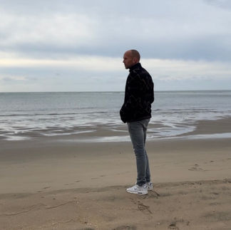 Helemaal alleen op het strand
