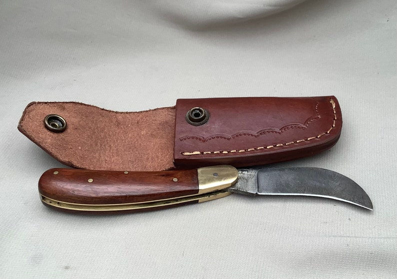 Thumbnail: HARDWOOD HANDLED FORAGING / STOCKMAN'S KNIFE