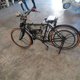 moto-nera-d-epoca-professional-car-service-firenze.jpeg