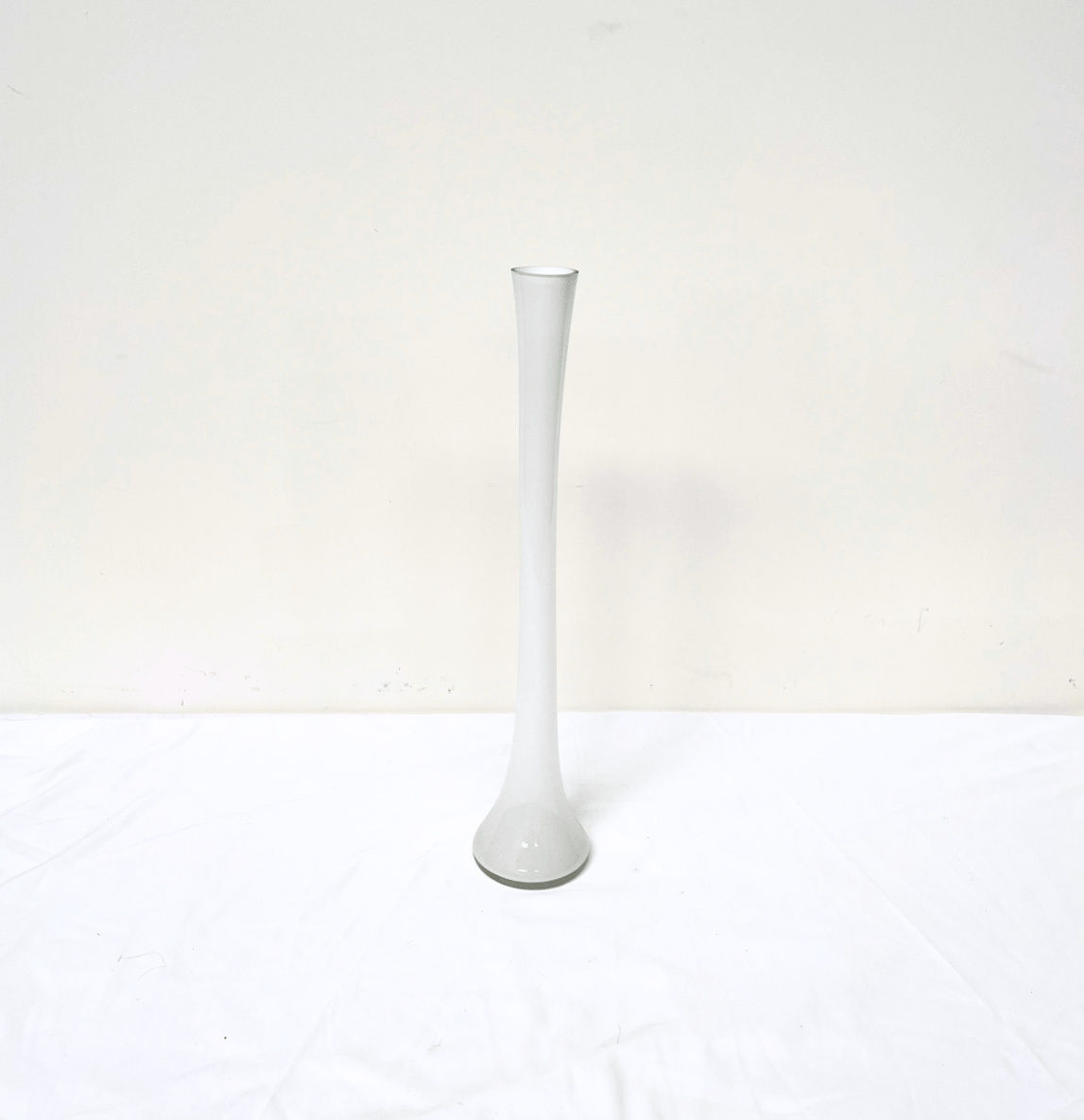 White Eiffel Vase Centrepiece Stand - Melbourne Wedding and Event Decor Hire
