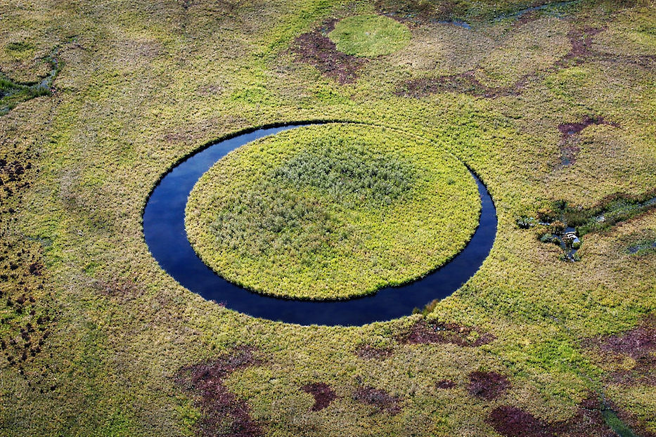 Île circulaire El Ojo en Argentine vue du ciel