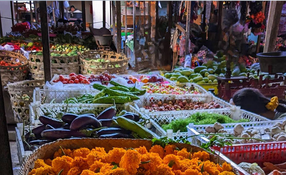 Arpenter le marché matinal de Sidemen