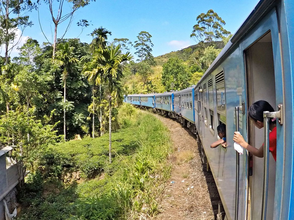 ELLA KANDY : Le trajet en train avec un enfant