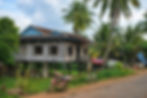 Kratie ruelle avec maison et vie locale