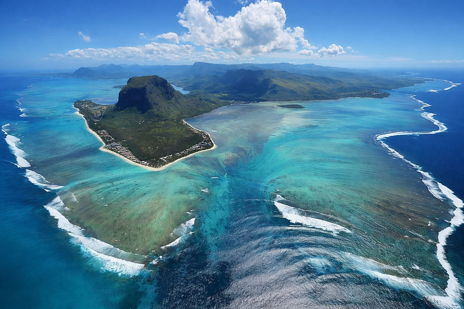 Illusion de cascade sous-marine au large de l’île Maurice