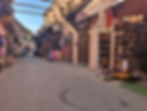 Souk Marrakech ruelle babouches
