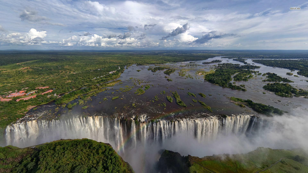 Les chutes Victoria à la frontière de la Zambie et du Zimbabwe