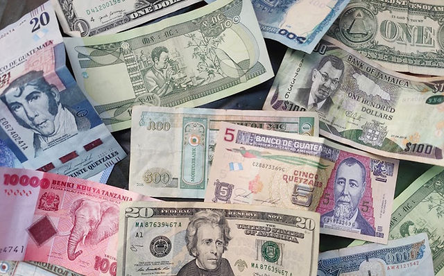 Où changer ses devises en voyage : cash, retrait ou bureau de change ?