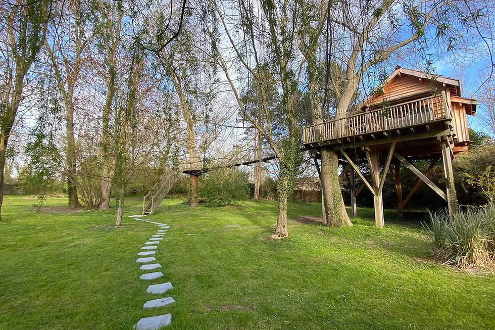 cabane dans les arbres avec jacuzzi en Île-de-France