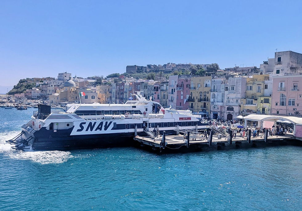Ferries pour Procida, Ischia et Capri