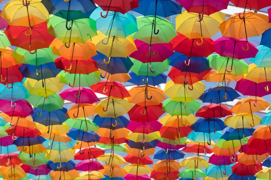 parapluies suspendus