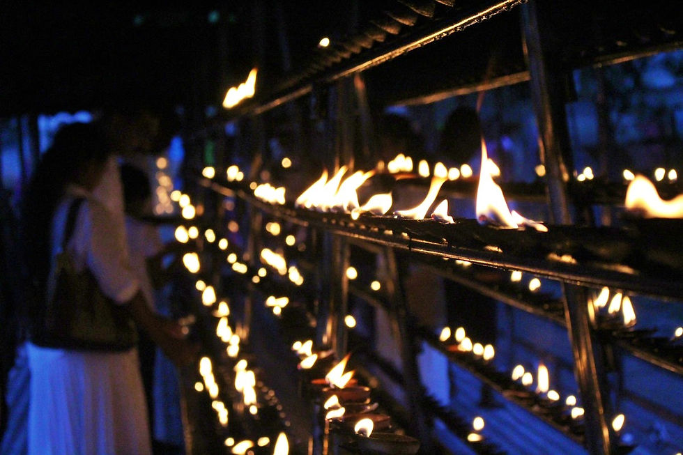 bougies Temple de la Dent de Bouddha Kandy