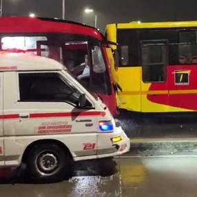 Fuerte accidente entre articulados dejó varios lesionados