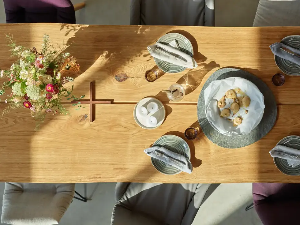 TEAM 7 Echt.Zeit solid wood dining table styled for everyday dining