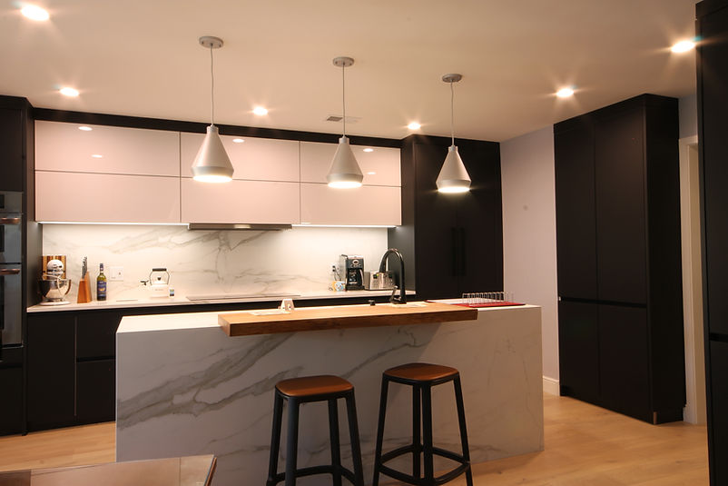 Modern kitchen design and custom kitchen cabinets