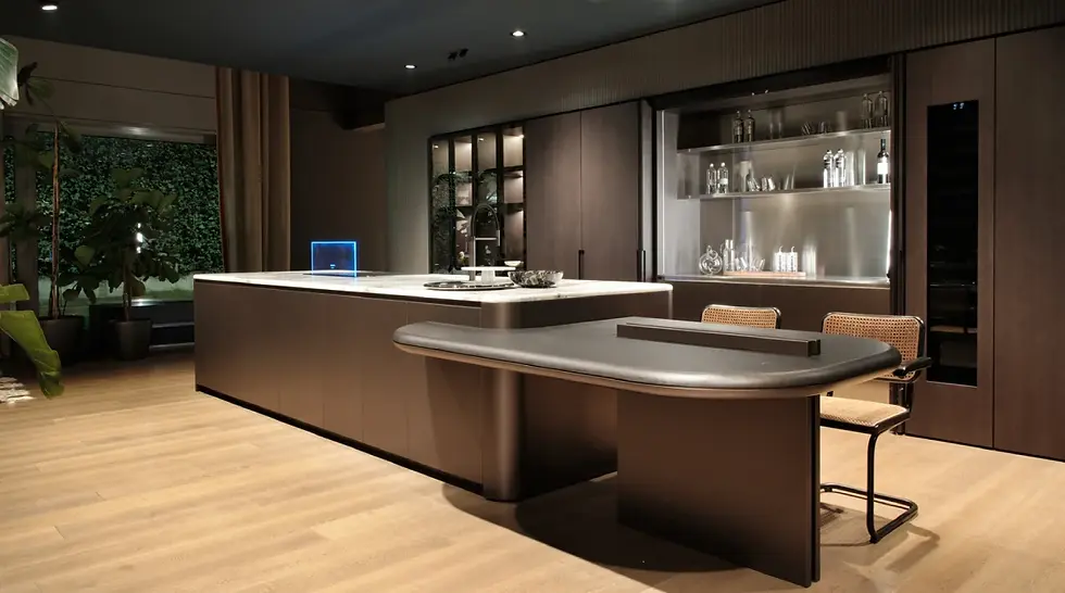 TM ITALIA Smooth Black luxury kitchen with curved island and premium integrated cabinetry