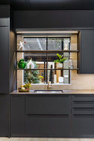 TM ITALIA ARTEZIA San Francisco showroom featuring bespoke Italian kitchen cabinetry and contemporary design.