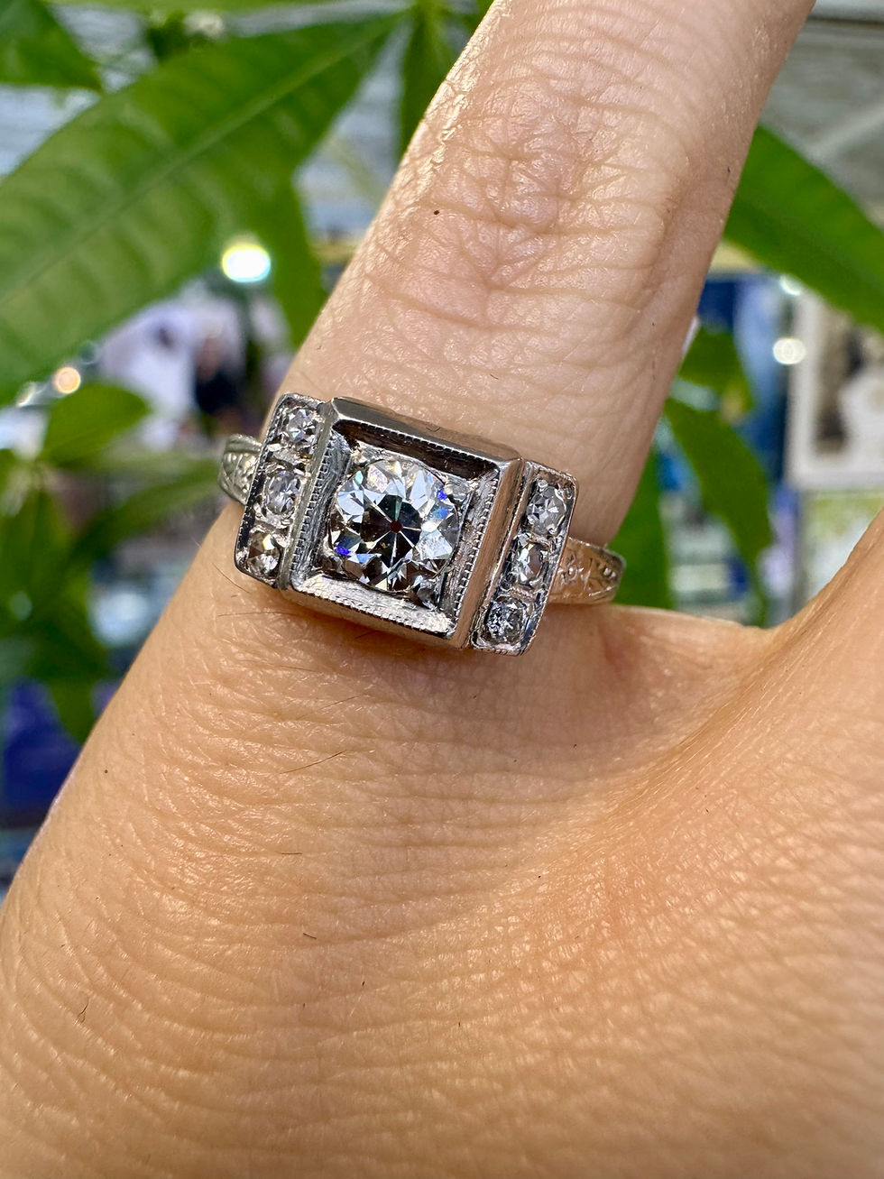Thumbnail: Platinum Art Deco Diamond Ring