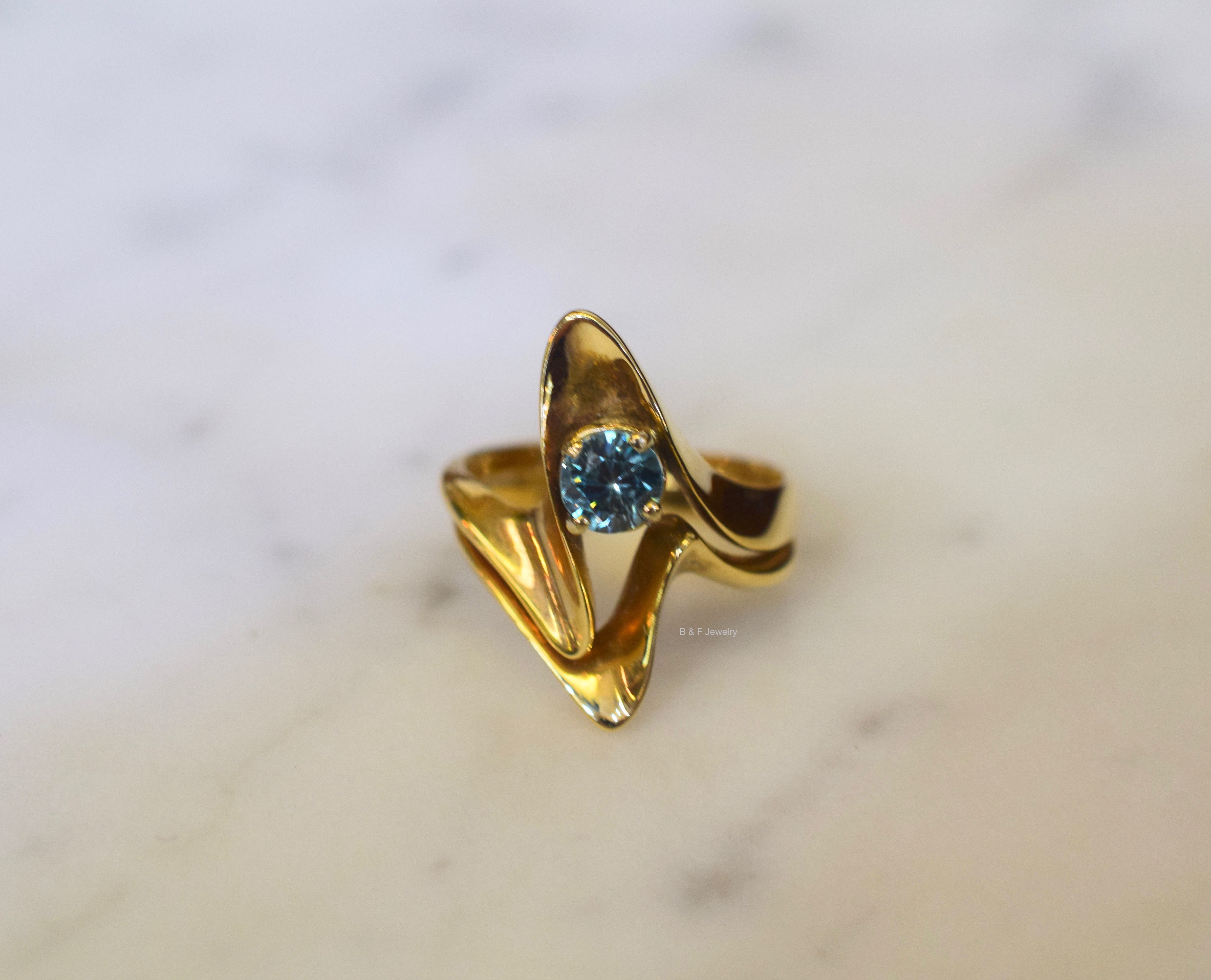 14kt Yellow Gold Blue Zircon Ring