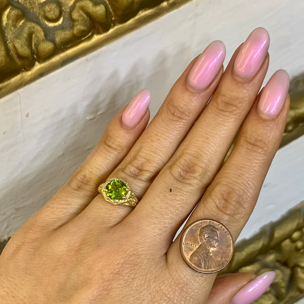 Thumbnail: Vintage Style 14kt Yellow Gold Peridot Filigree Ring