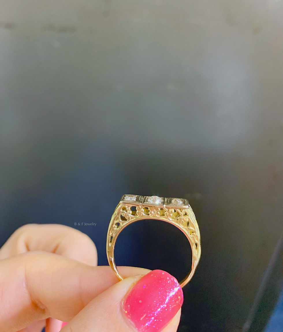 Thumbnail: Vintage Tricolor 14K Gold 3 Stone Diamond Ring