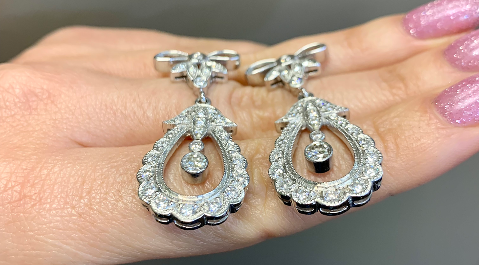 Thumbnail: 14kt White Gold Vintage Style Diamond Drop Earrings
