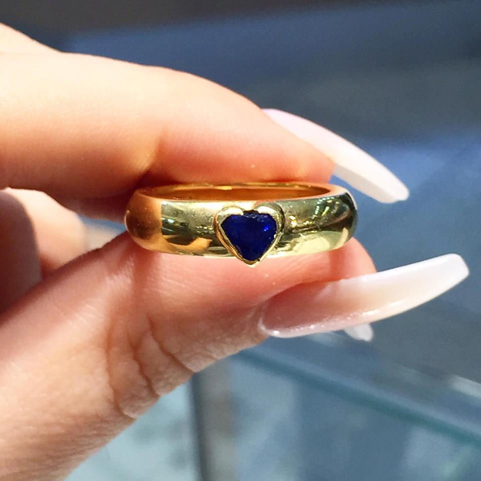 Thumbnail: 14kt Yellow Gold Sapphire Heart Ring