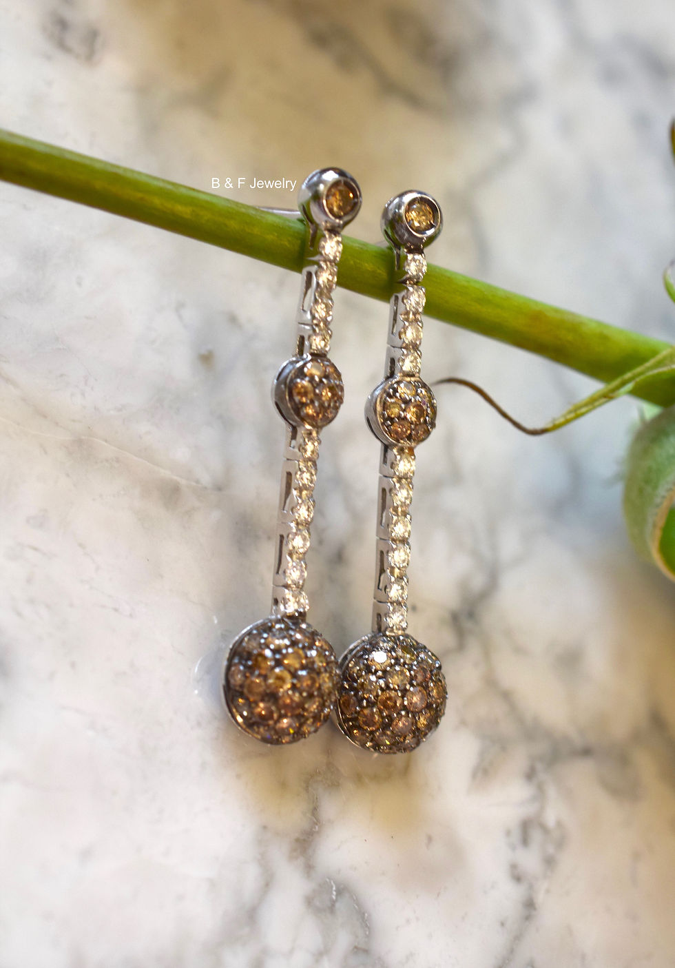 Thumbnail: 18kt White Gold Cognac & White Diamond Earrings
