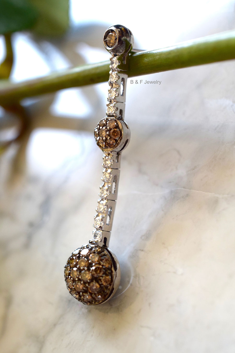 Thumbnail: 18kt White Gold Cognac & White Diamond Earrings