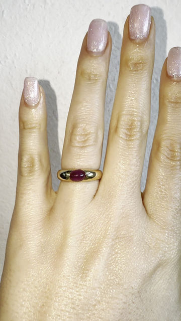 Thumbnail: 14kt Yellow Gold Oval Cabochon Ruby Band