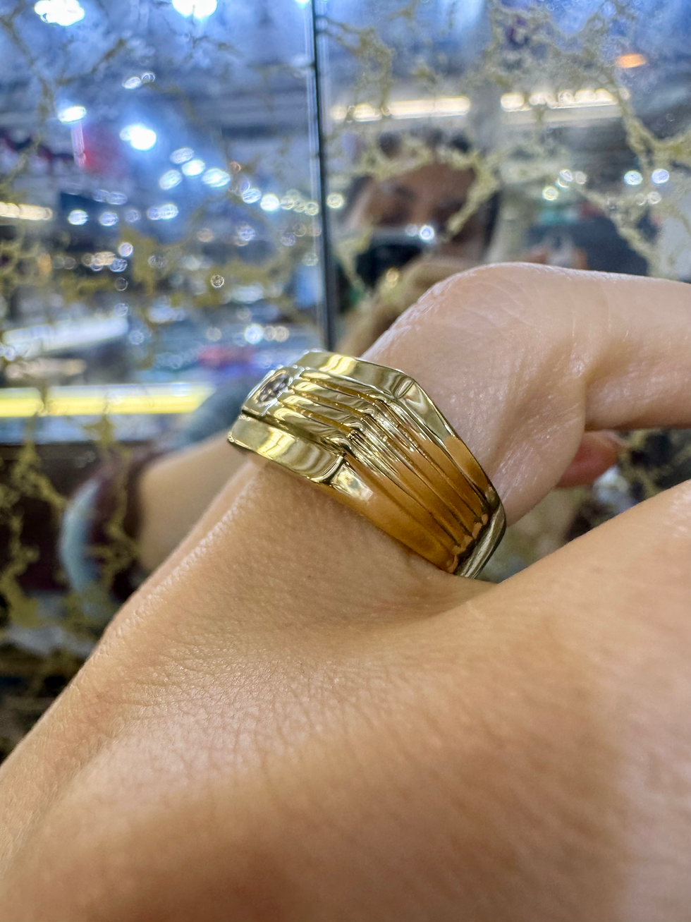 Thumbnail: Men's 14kt Yellow Gold Single Diamond Ring