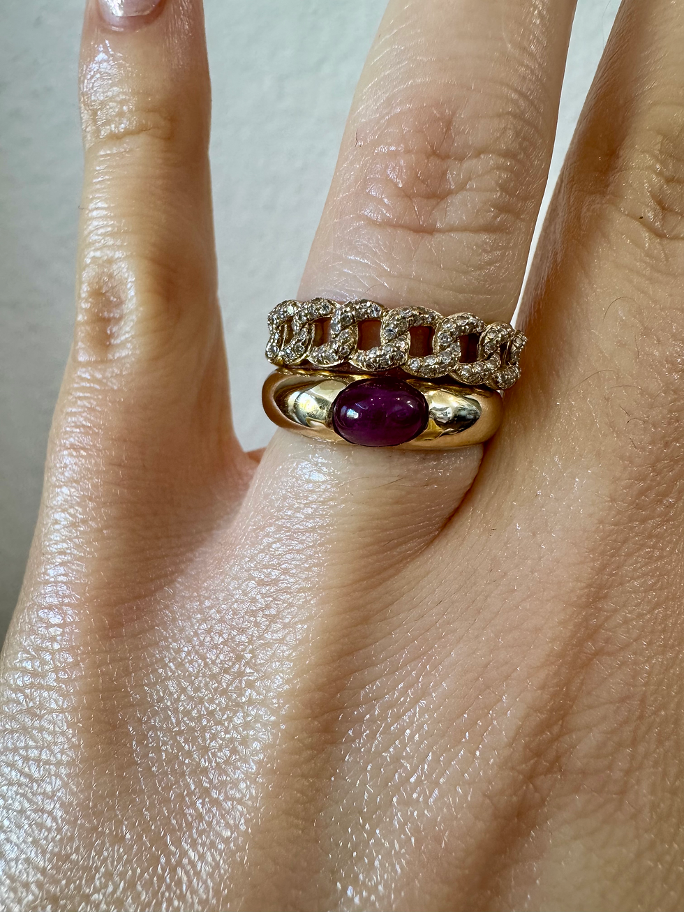 Thumbnail: 14kt Yellow Gold Oval Cabochon Ruby Band