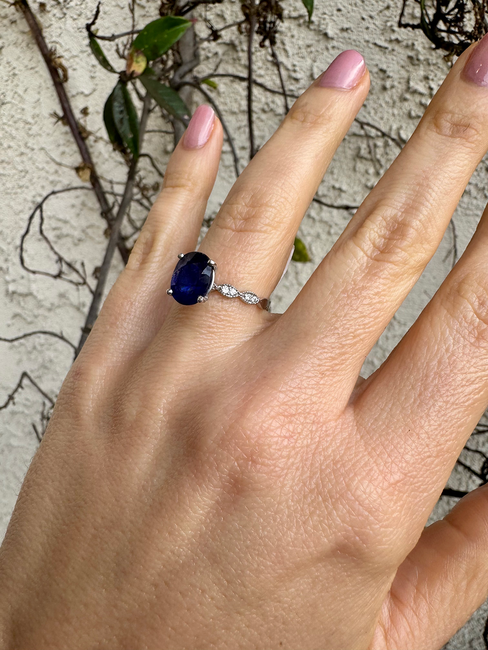 Thumbnail: 14kt White Gold Vintage Style Oval Shape Diffused Sapphire And Diamond Ring