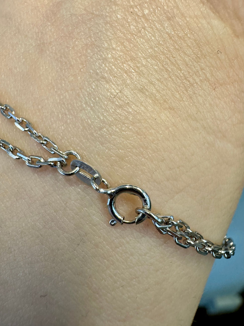 Thumbnail: 18kt White Gold Baguette And Round Diamond Halo Chain Bracelet