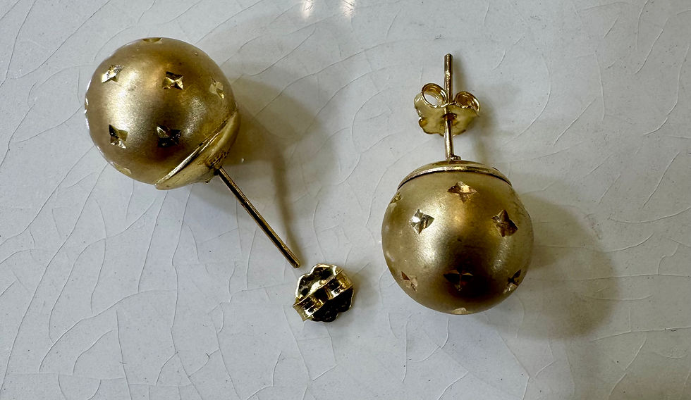 Thumbnail: Vintage 14kt Yellow Gold Dome 13.00mm Satin-Finish Star Bombe Stud Earrings