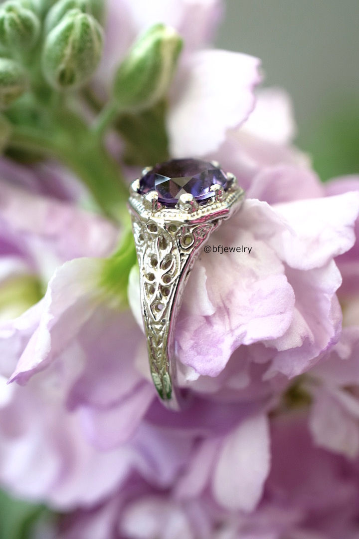 Thumbnail: Vintage Style 14kt White Gold Filigree Amethyst Ring