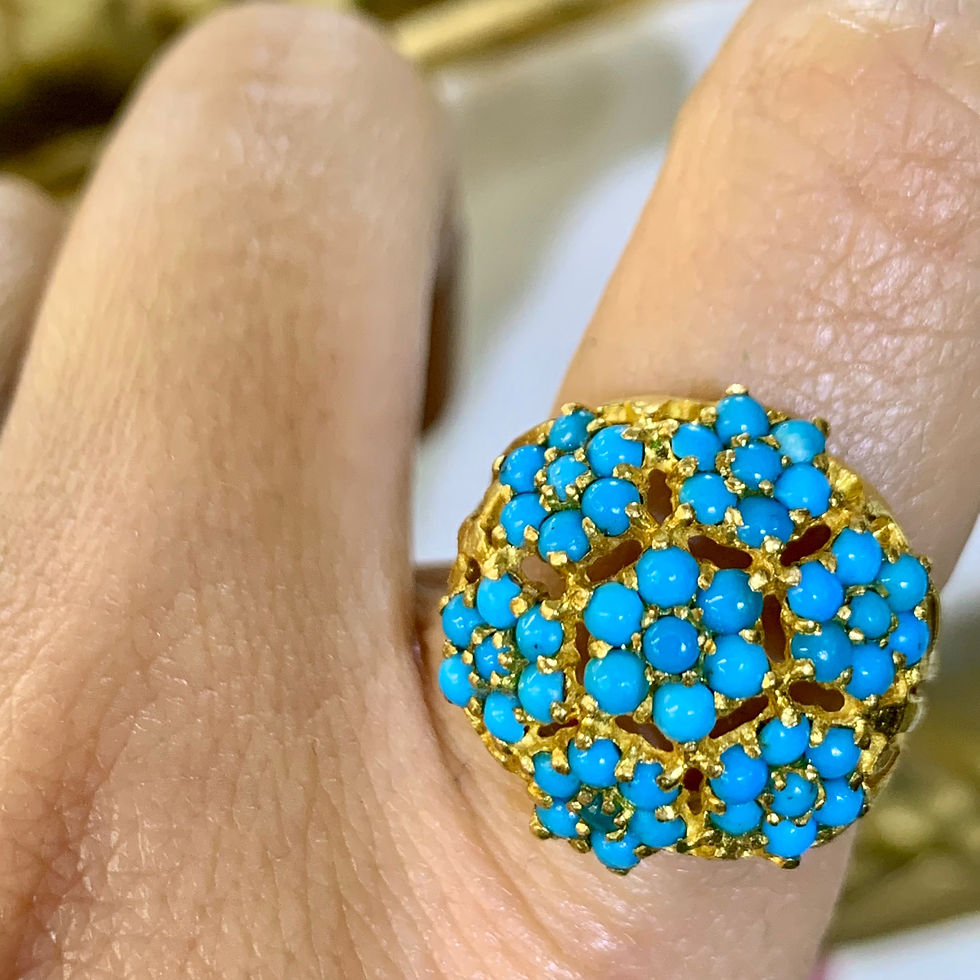 Thumbnail: Vintage 18kt Yellow Gold Floral Turquoise Dome Ring