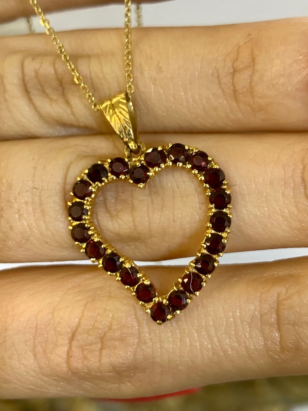 Thumbnail: 18kt And 14kt Yellow Gold Vintage Garnet Heart Necklace