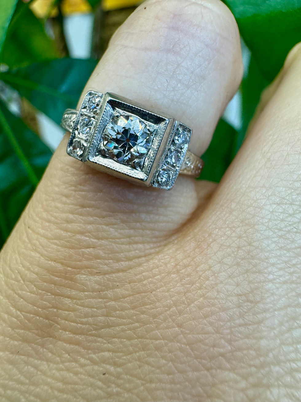 Thumbnail: Platinum Art Deco Diamond Ring