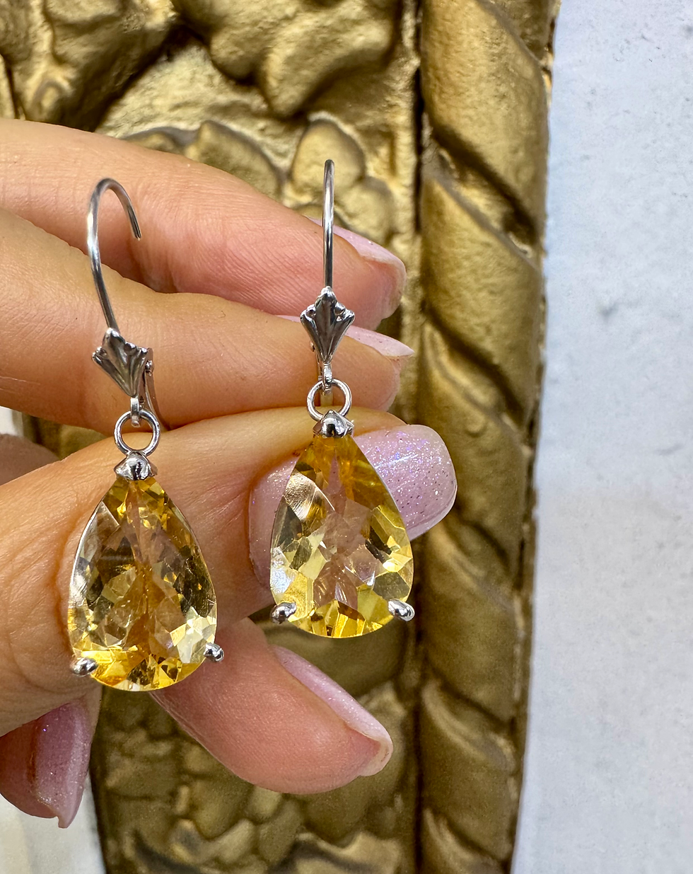 Thumbnail: 14kt White Gold 9.21 Carat Pear Shape Checkerboard Citrine Lever Back Earrings