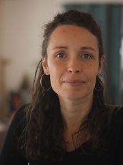 portrait de Marie Chaumat, thérapeute en constellation familiale et systémie d'entreprise