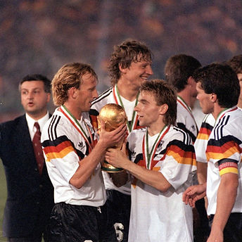 germanos-celebrando-tercer-titulo-mundial.jpg