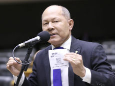 Oposição protocola pedido de CPI para investigar fraude bilionária do INSS