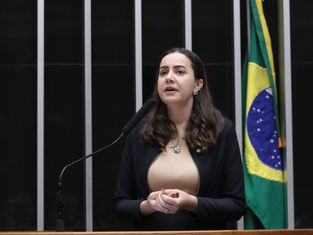 Câmara aprova prazo maior para micro e pequenas empresas pagarem tributos em caso de calamidade